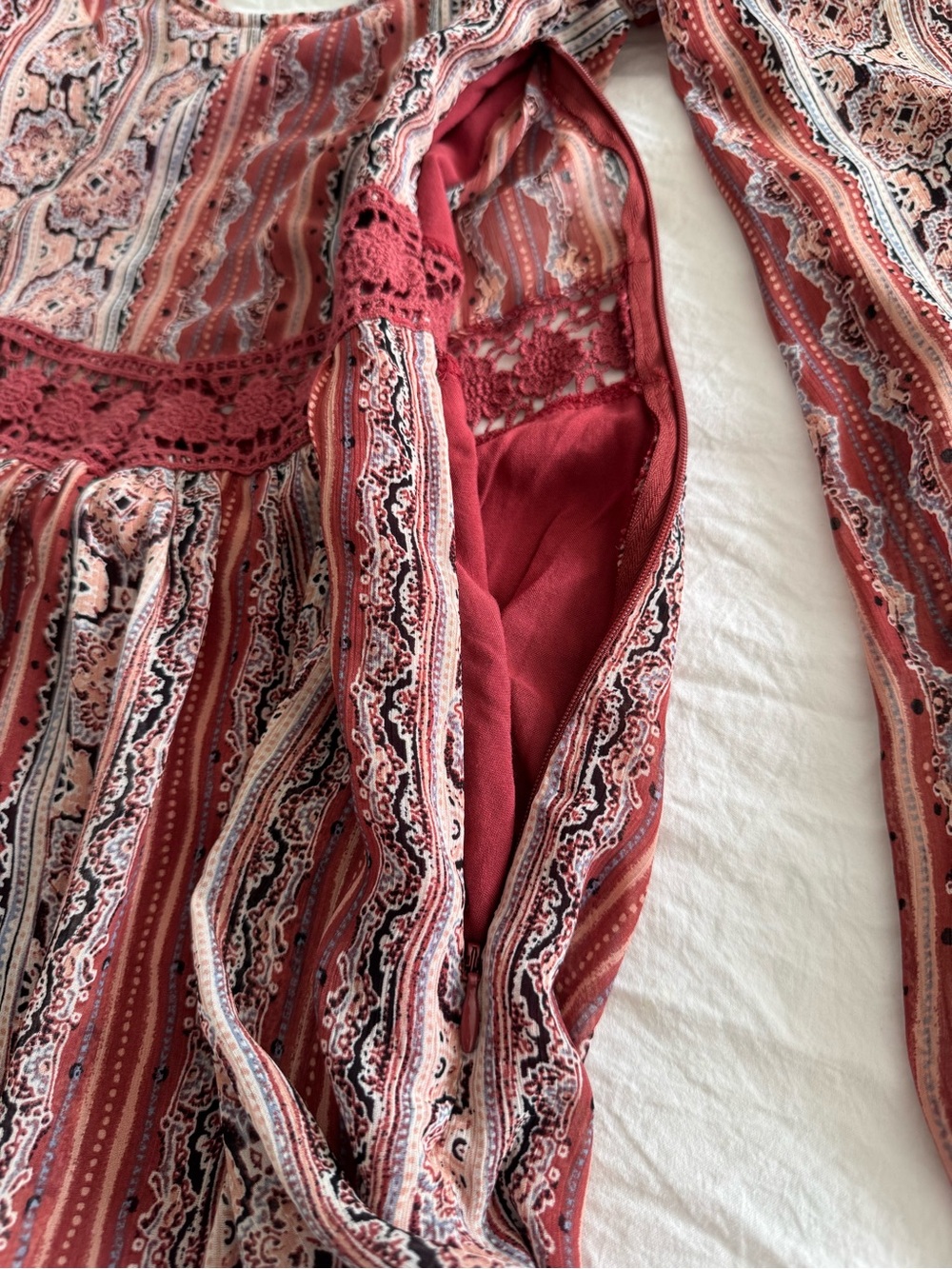 Hollister Boho Floral Print Scoop Neck Mini Dress in Dusty Rose - Picture 9 of 14